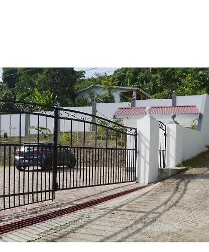 Pensionat Ogumka, Self Catering , Beoliere, Mahe Victoria