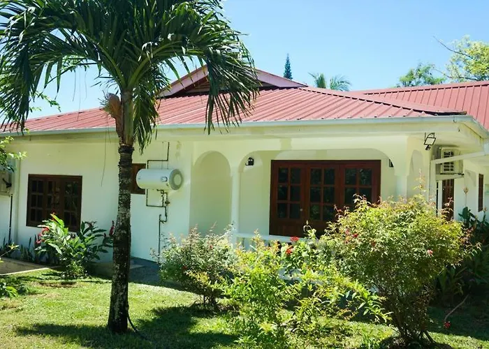 Ogumka, Self Catering , Beoliere, Mahe * Victoria